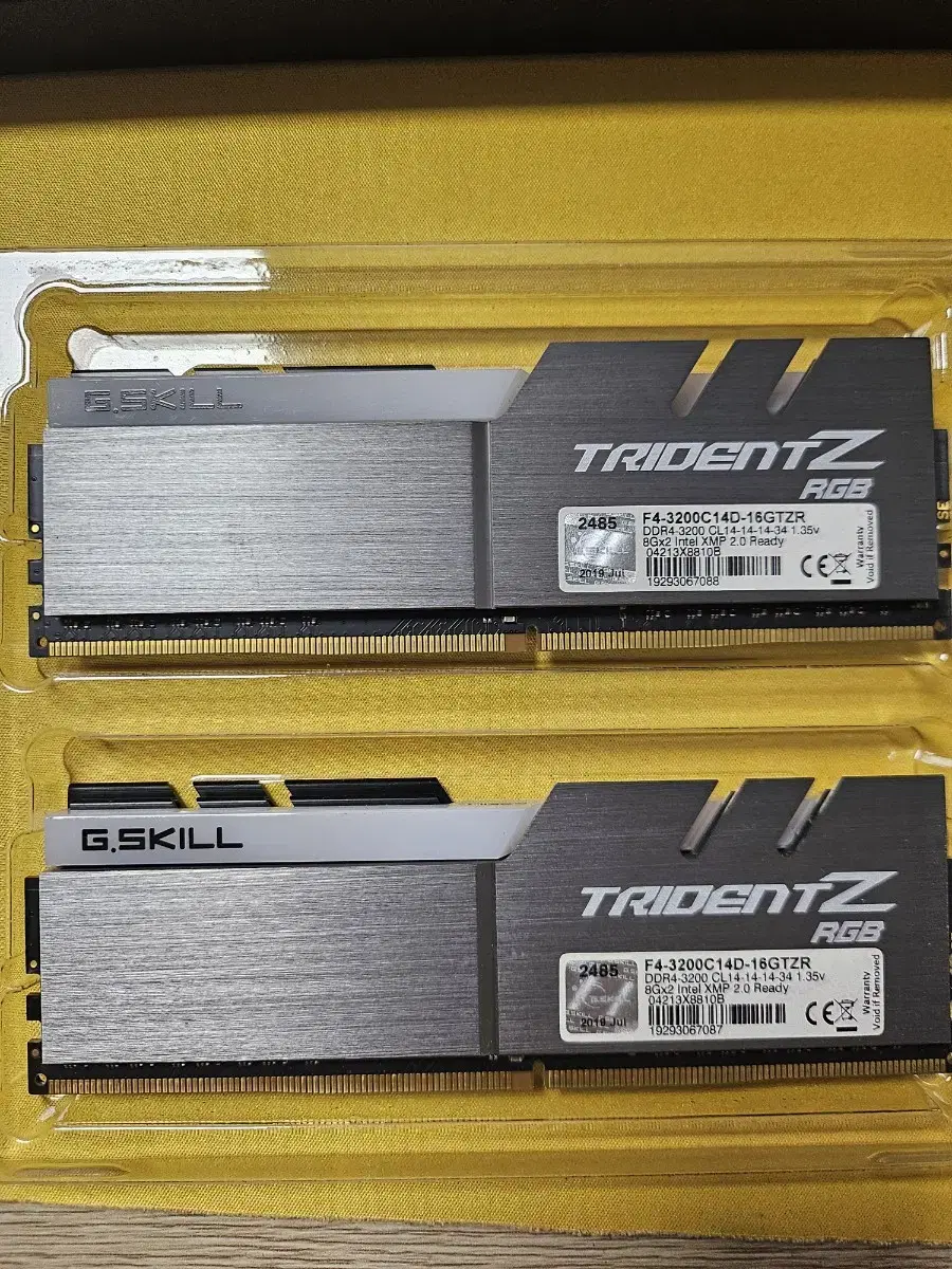 지스킬 트라이던트 ddr4 3200 CL14 16GB(8x2)